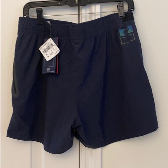 Reebok running or walking short - Picture 4 of 9